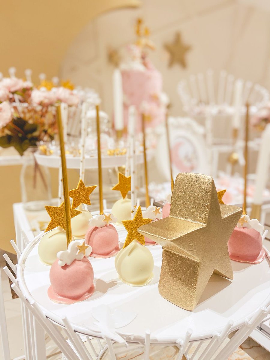 sparklesndust's tweet photo. Dipped magic in chocolates with a sprinkle of stars. Cake pops love.
•••
 #sparklesndust #riyadh #riyadhevents #riyadhguide #riyadhconnect #eventplanning #riyadhtrends #babyshower #moontheme #startheme
#مواليد_الرياض #توزيعات_الرياض #توزيعات_مواليد #تنسيق_حفلات https://t.co/WsQMINxnb4