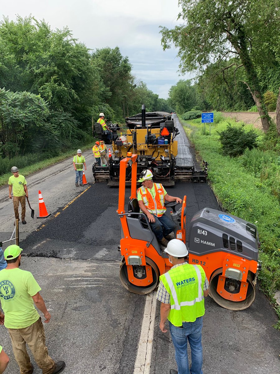 WatersConstruc1's tweet photo. RT22 Dover Plains NY

#paving #newyorkpaving #asphalt #asphaltpaving #nypaving #newyorkroads #pavement #construction 
#sitework #roadwork #waterspaving #watersconstruction #worktrucks #teamwork #roadsigns #pavingequipment #heavymachinery #millwork #1.5mill #route22 #doverplains https://t.co/3cNl5bd3he