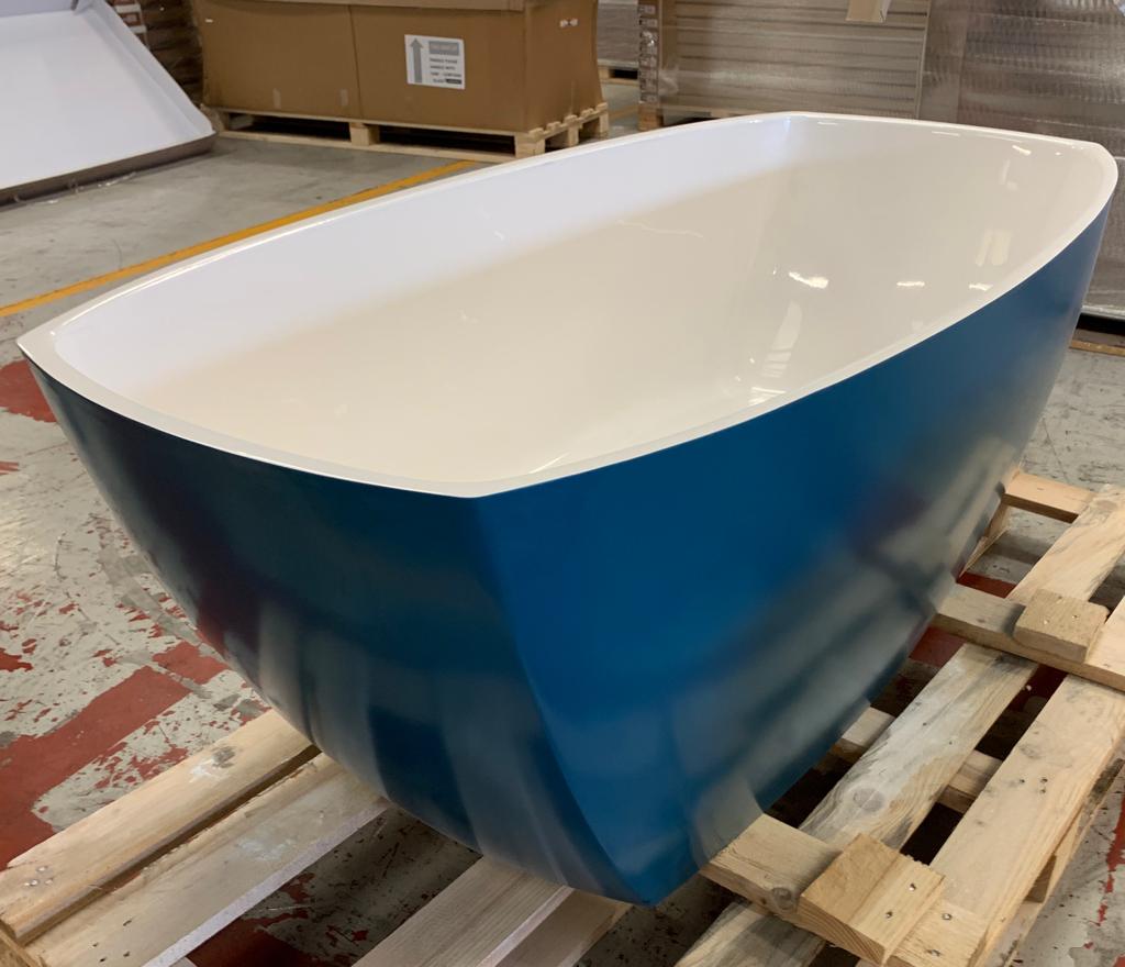AdamsezBaths's tweet photo. 💙 Into the Blue 💙 The Cara stone bath has been given a wonderfully exotic feel with this stunning deep blue finish, adding an element of luxury to this bathroom project 🛁 #AdamsezBath #LuxuryBathing #DesignedByUs #ColouredByYou #BespokeBathing https://t.co/yJeOaT9ASh
