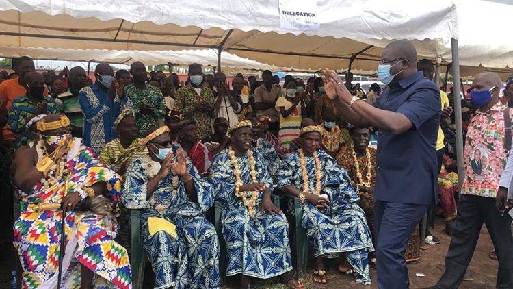 PulseCoteIvoire's tweet photo. Le ministre de l’équipement et de l’entretien routier Amédé Koffi Kouakou et Abdoul Racid Awassa @AbdoulAwassa le coordinateur régional de la jeunesse RHDP - IFFOU À LA CÉR��MONIE D’HOMMAGE DES POPULATIONS DU BÉLIER AU PM ( Amadou Gon Coulibaly) ce vendredi 24 J 2020 à Toumodi. https://t.co/sGXbSlcbb9