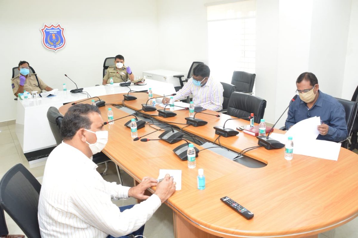 MalkajgiriCop's tweet photo. CP & Addl CP Rachakonda #interacted with Malkajgiri & LB Nagar Zone SHOs, ACPs, DCPs on #liquidation of pendency of #grave under investigation cases. #CitizenFriendlyPolicing during #COVID19Pandemic to ensure no #discrimination of #positivepatients & keeping moral of force high https://t.co/bJFvEzBaiQ