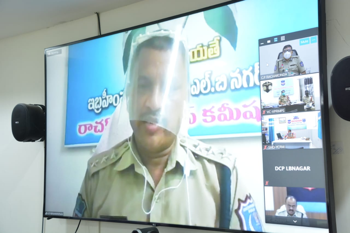MalkajgiriCop's tweet photo. CP & Addl CP Rachakonda #interacted with Malkajgiri & LB Nagar Zone SHOs, ACPs, DCPs on #liquidation of pendency of #grave under investigation cases. #CitizenFriendlyPolicing during #COVID19Pandemic to ensure no #discrimination of #positivepatients & keeping moral of force high https://t.co/bJFvEzBaiQ