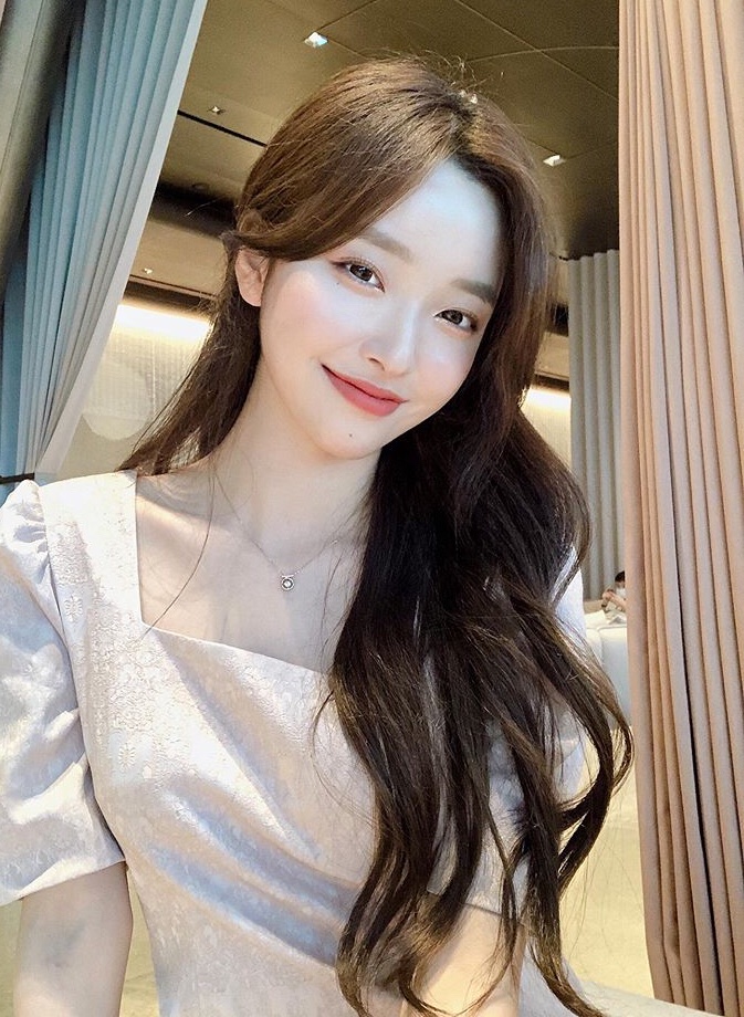Knhs2_123's tweet photo. Bored!!! #beauty #bored #boredinthehouse #jennierubyjane #Blinks https://t.co/lbaOI1UIkP