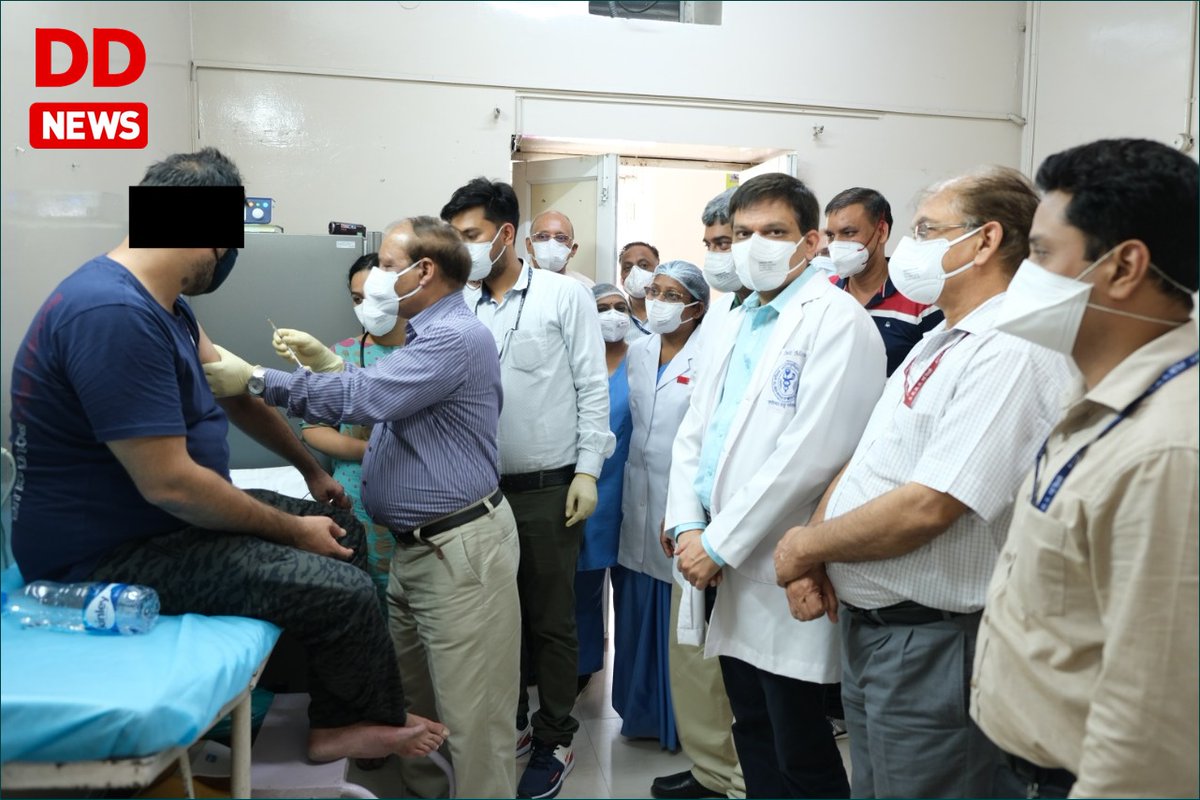 DDNewslive's tweet photo. #AIIMS Delhi has administered the first dose of Bharat Biotech's #CoVaxin to a 30-year-old male today. He will be given the second dose after two weeks.

#COVAXINVaccine  #IndiaFightsCOVID19 #IndiaFightsCorona https://t.co/xMkmPAGcrX