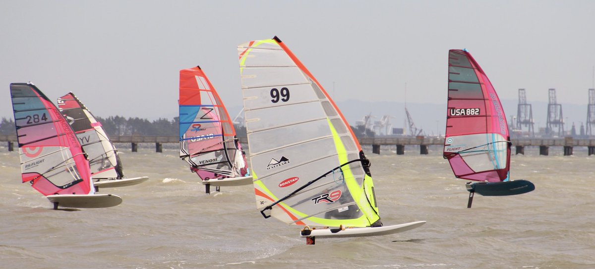 dude1bry's tweet photo. Cal cup start when it was gusting over 30. While a bit of port bias to the pin is good, too much port bias and the fleet will all line up on port :)
📷: @lyrahcolvin #berkeley #olympic #circle #regatta #sanfrancisco #california #crissyfield #windwing #beach #sail #windsurfing https://t.co/pRMA4xwCIS