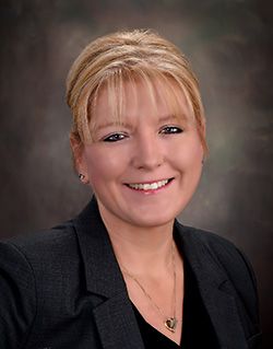 osunursing's tweet photo. This month, our #PreceptorSpotlight is on Amber Essman! She loves being a preceptor, because it gives her the opportunity to mentor and support upcoming nurses. Amber, thank you for your dedication to our students! Learn more about becoming a preceptor: https://t.co/E66roAK8eO https://t.co/yDN00JUt0g
