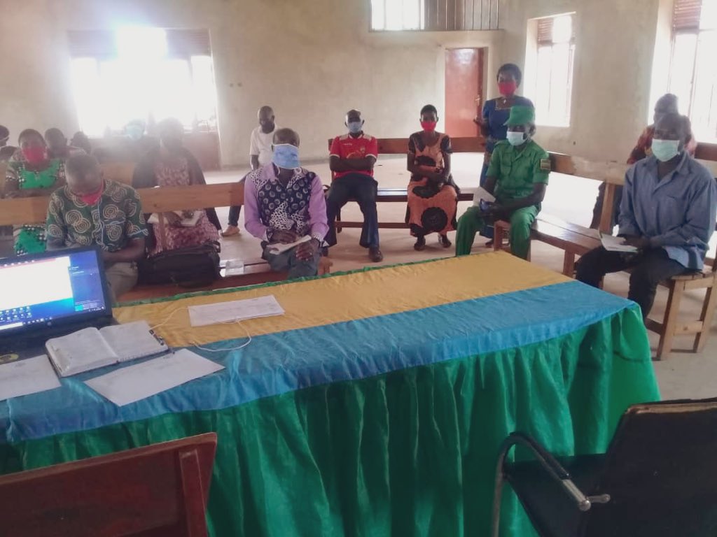 Rwanda Women's Network (@rwandawomennet) on Twitter photo While in <a href="/BugeseraDistr/">Bugesera District</a> the briefing meetings were held alongside quarterly stakeholders meetings, in women spaces in Nyamata and Ngeruka Sectors, and continue today in Nyarugenge Sector. While in <a href="/BugeseraDistr/">Bugesera District</a> the briefing meetings were held alongside quarterly stakeholders meetings, in women spaces in Nyamata and Ngeruka Sectors, and continue today in Nyarugenge Sector.