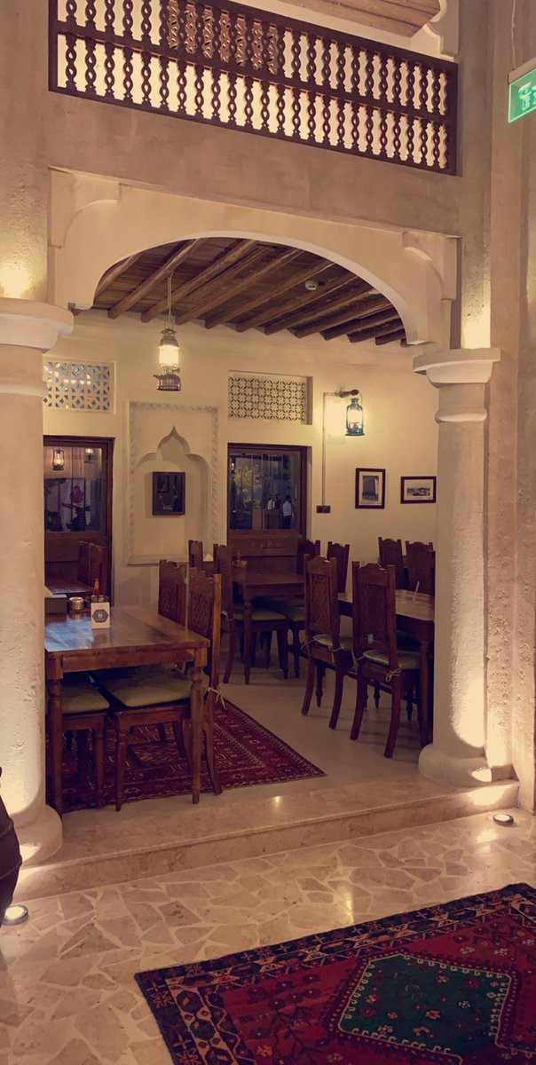 sultanah8888's tweet photo. العشاء كان في ضيافة مطعم 
الفنر 📍مجمع ذا زون -شارع التخصصي
المطعم يقدم اطباق متنوعة من المطبخ الاماراتي يتميز بالديكور الشعبي الاماراتي 
أكثر شيء حبيتة المجبوس لحم- سلطة الفنر 
لديهم قائمة متنوعة من الفطور الشعبي يوجد جلسات داخلية وخارجية https://t.co/Z0bNFGSTWs