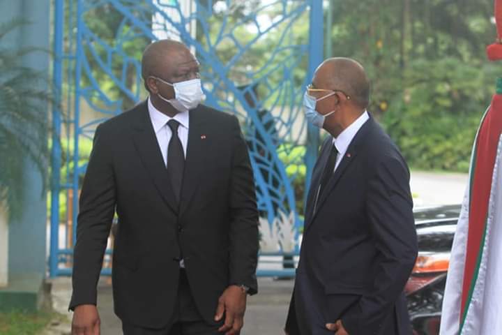 DRhdp's tweet photo. Hommage de la Nation au défunt Premier Ministre #Seydou_Elimane_Diarra .

@AOuattara_PRCI
@HamedBakayoko1 
@DRHDP🇨🇮 https://t.co/f0msYYwldC