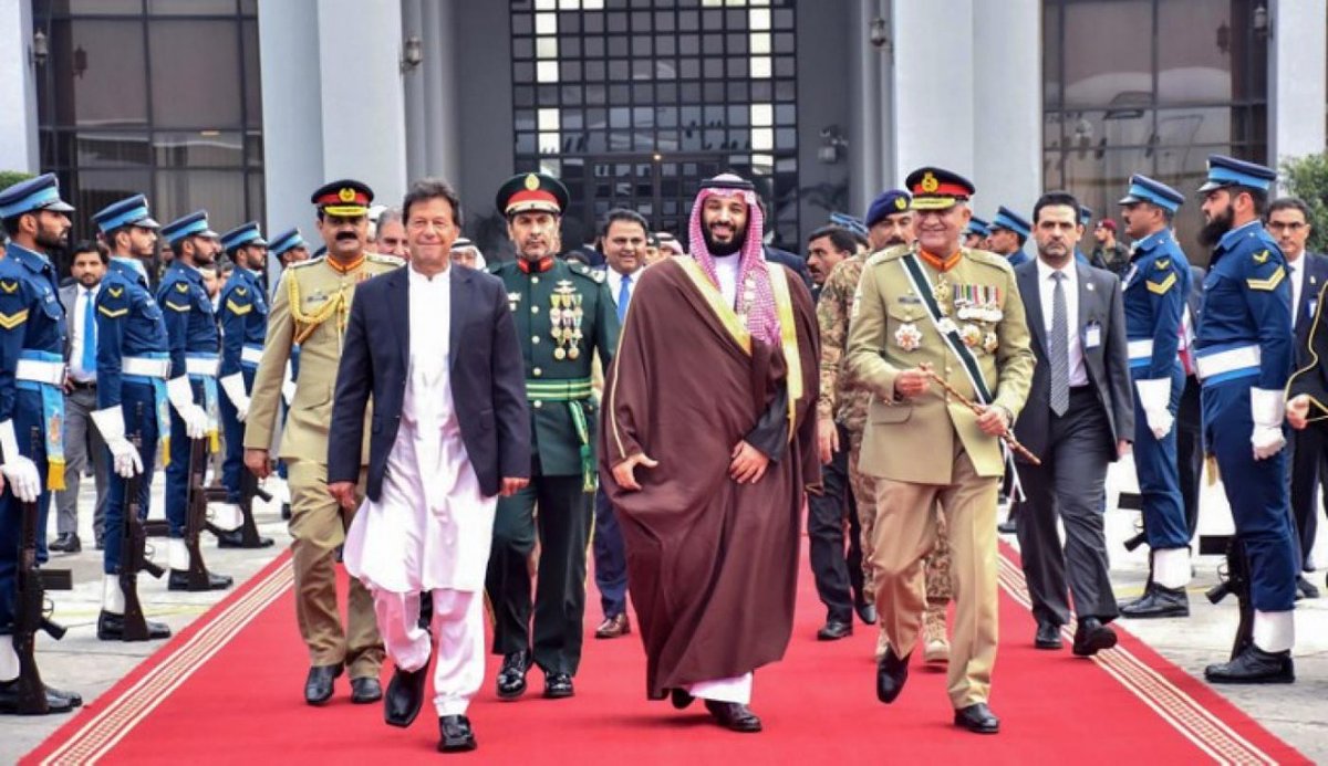 9) In 2019,  #Saudi Crown Prince Mohammed bin Salman visited Pakistan with investments worth more than $20B in the areas of petrochemicals, energy, minerals, sports etc...PM  @ImranKhanPTI also offered Islamabad for Saudi and Iranian leaders to meet and settle their differences.