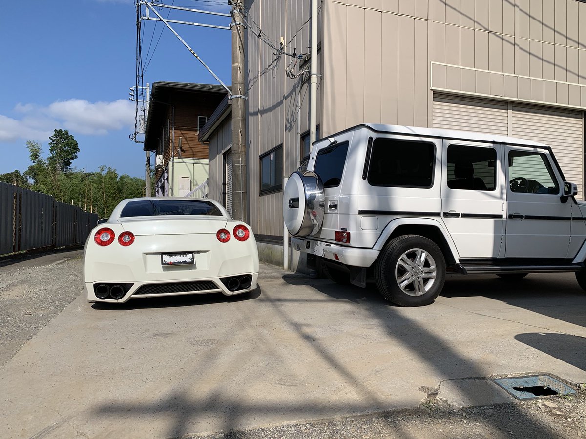 JINVAPER1's tweet photo. 趣味用の車増えたな。
最近、キャンプ用品しか買ってない。
秋までに買い揃えないとスタートできないし。VAPEは暫くお休みですね。 https://t.co/WQoH46TkTv