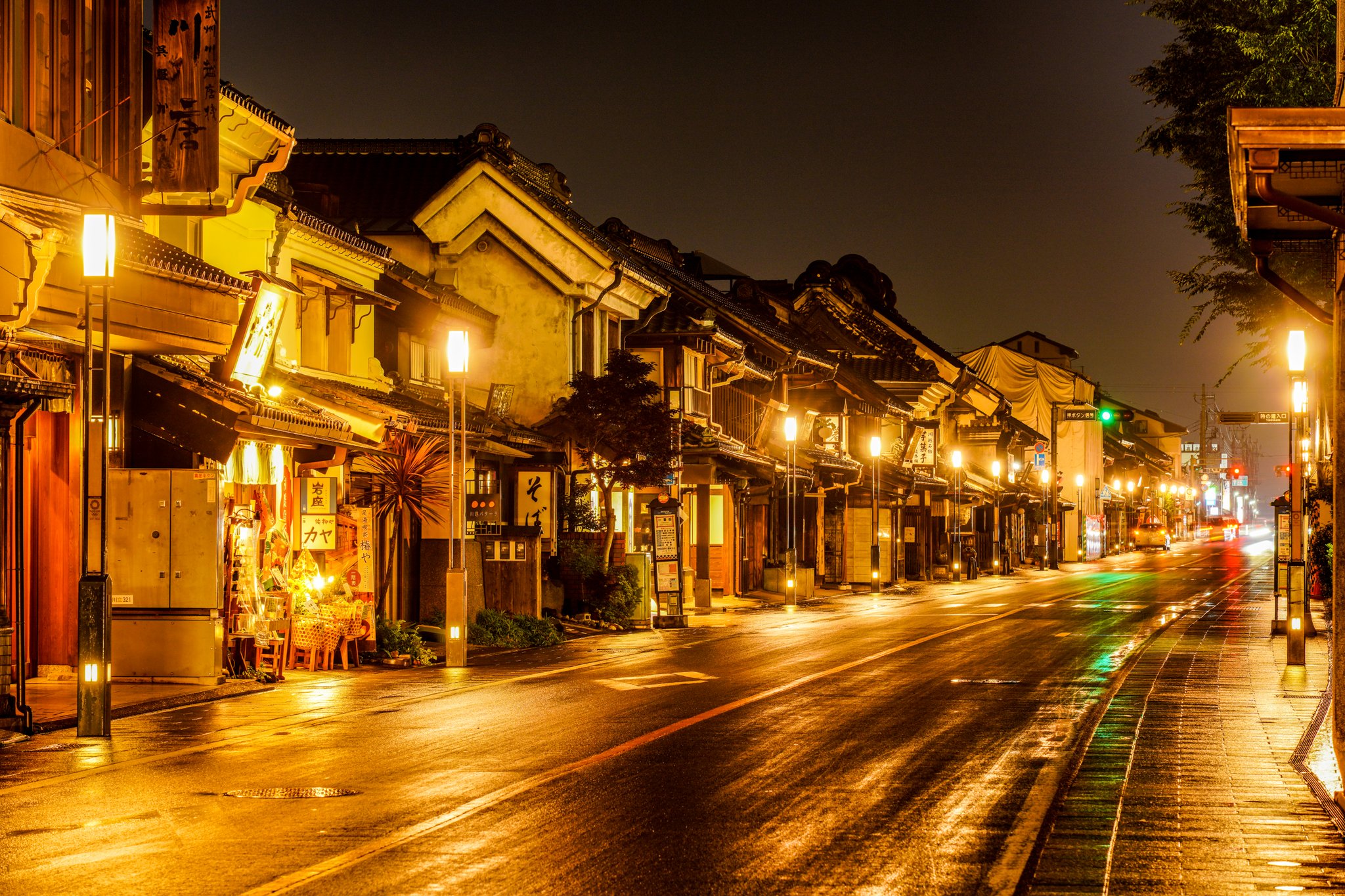 フラバー 川越の蔵造りの街並みの夜景 こちらも雨に濡れた地面から反射された光が綺麗に写ってくれました T Co Wlv3ydbzis Twitter