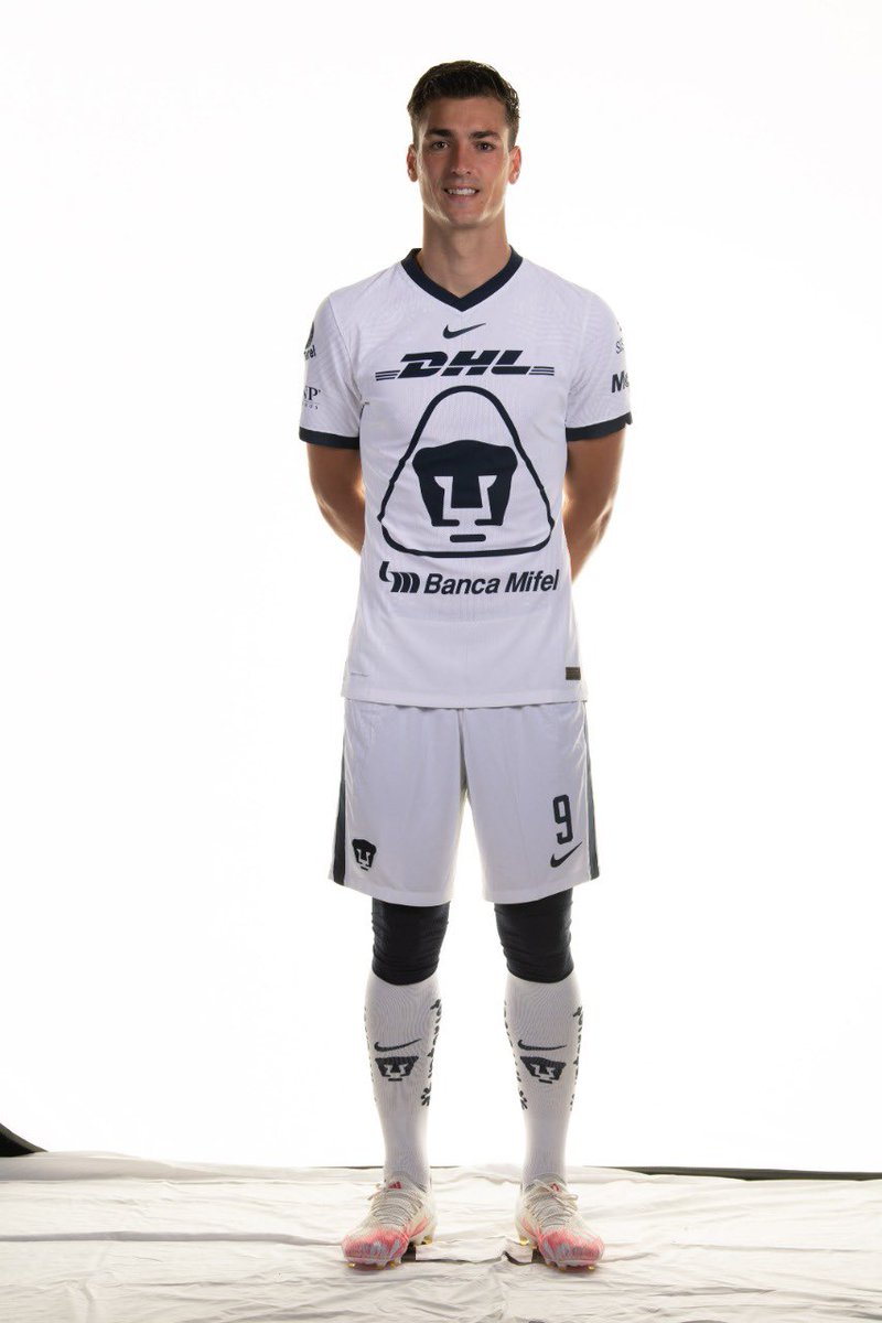 Juandinenno's tweet photo. Nuevos retos, mismos objetivos 👊9️⃣ @PumasMX https://t.co/7jNjvnoMak
