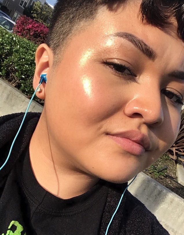 izzmythoughts's tweet photo. @IvyKungu I also gotta plug my fav black owned brand for highlighter, @TouchOfFancy. Look at disssss https://t.co/tlb5EKw8OG