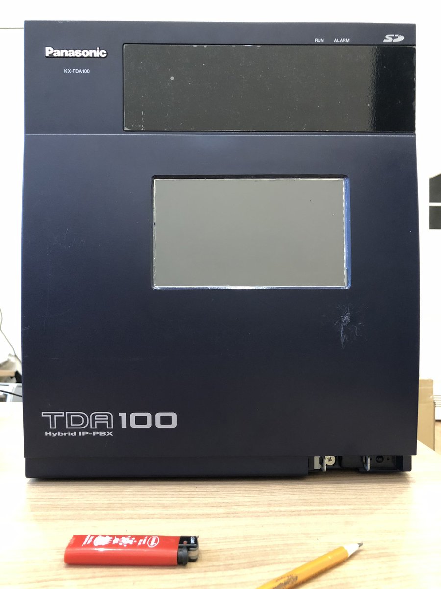 WowihaY's tweet image. #CustomMod залишилося прорізати в лівій панелі вентиляційний отвір, проклеїти акрілом ніші під кулєр справа та  під відяшно-материнські роз'єми зліва. Та винести свістопєрдєлки-світяшки на передню панель. Найшов навіть з якогось ноута асус вбудовану аудіосистему. Може втулю.