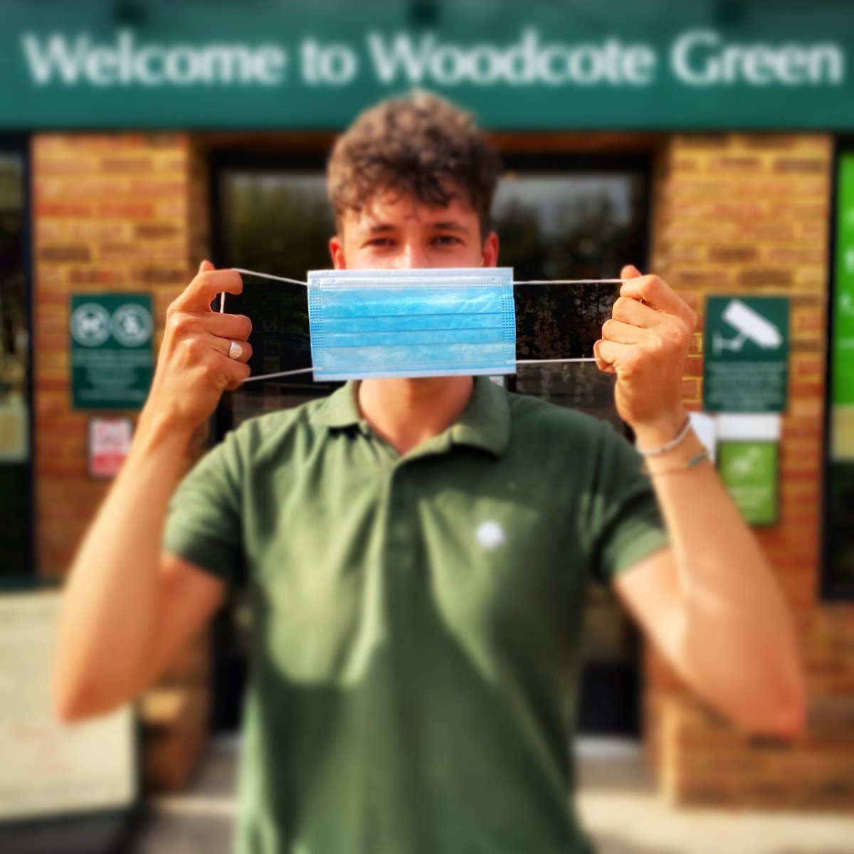 Don’t forget your face mask! 😷
Following recent Government guidance, it is now mandatory for customers to wear a face covering within Woodcote Green. Should you not have a mask please speak to the member of staff at the entrance. Thank you in advance for your cooperation.