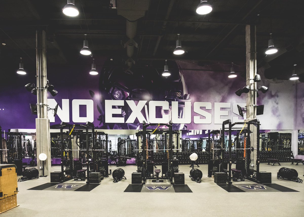CoachTFord's tweet photo. Everybody loves football, but football don’t love everybody. With some seasons being changed the process has never been more important. 💯 Trust the process and football will love you back! 🏋️💪🏾🏈☔️#BowDown #CantCheatTheGrind https://t.co/REtCgN2TX7
