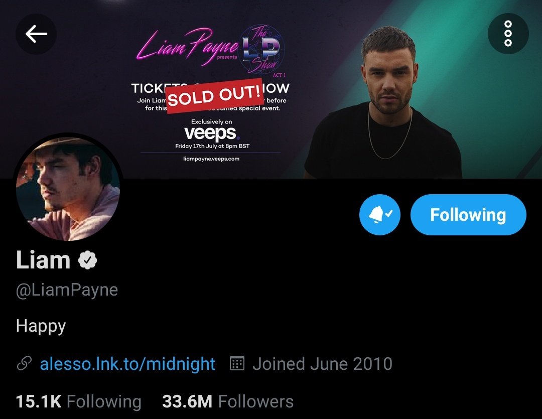 kiwitharry's tweet photo. wAIT WHAT IF THE OTHER BOYS ALSO ADD SOMETHING IN THEIR BIOS JUST LIKE WHAT THEY DID WITH "hello. we. are. one. direction. yay."

LIAM IS HAPPY https://t.co/ewlgdvz3DK