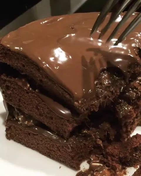 DailyMakan's tweet photo. Resepi Coklat Moist Berkrim

Bahan 1:
1 cawan serbuk koko
1/2 cawan gula halus/gula icing
1 cawan air panas
1/2 cawan susu cair

Bahan 2:
2 cawan tepung gandum
2 sudu kecil baking powder
2 cawan gula halus/gula icing
4 biji telur gred A
250 gm buttercup
2 sudu kecil esen vanilla https://t.co/7JQjtS2oqd