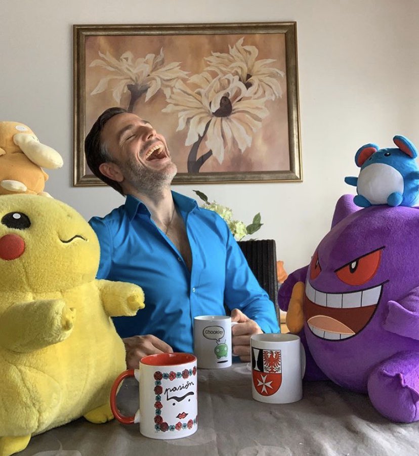 LtSnowbeard's tweet photo. Gengar tells the best jokes #darkhumor #gengar #pokemon #pokehumor #poketime https://t.co/Sw4dzDMo4Q