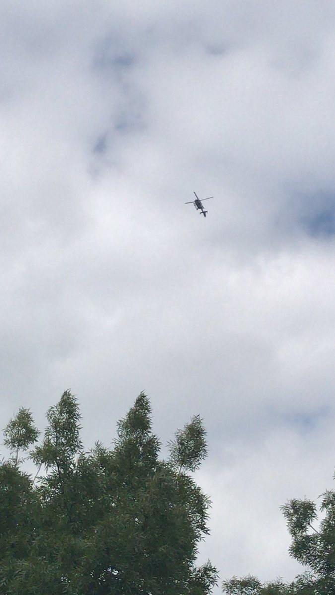 thkuijpers's tweet photo. Politieheli wat is er aan de hand in muziekwinkel Almere? https://t.co/LtnBmwsYEg