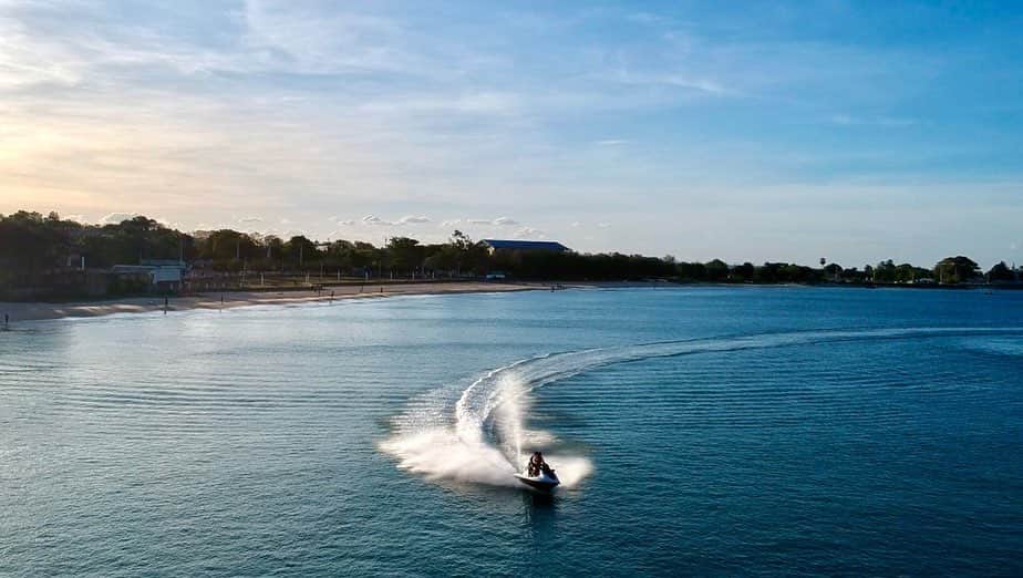 WTrinco's tweet photo. #Scuba #Diving in #Blue #water #sports, #Trincomalee, #Srilanka
⭕Don't Quit Your Day Dream
#Gatewaytoeast #Technowomen #technews #travelblogger #Beach #photographer #natural #Fun #Google #NaturePhotography #trip #visit #WakeUpMHRD #Suriya #style #Covid_19 #weather #mustread https://t.co/VbdRwNgHWu