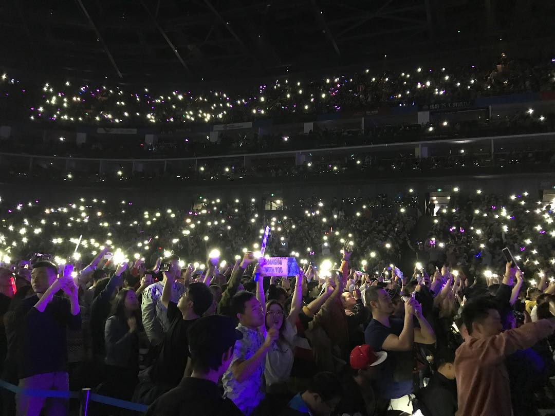 Mariah Carey Charts On Twitter According To Saoju Who Track Digital Album Sales And Concert Data Mariah Carey Played To An Audience Of 18 000 At The Mercedes Benz Arena In Shanghai And 13 000