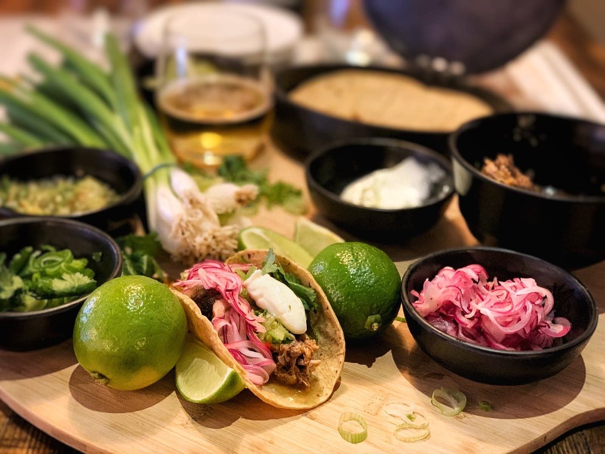 BarIberico's tweet image. 💥#SPECIALDISH - Iberico el Pastor

aka #TACO FEAST🌮
#BraisedPork, Green Tomato-Pineapple-Habanero Salsa, Sour Cream, Pickled Red Onion, Lime &amp;amp; 10 Tortillas

Order this special &amp;amp; enjoy 10 tacos of your creation for £15!

Available from 5pm today. Once it's gone...

#friyay #TGIF