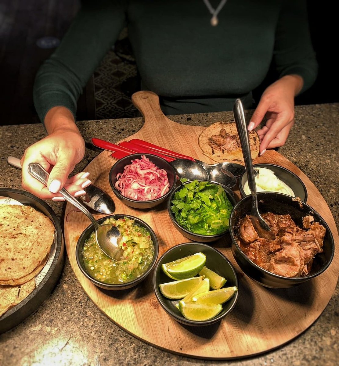 BarIberico's tweet image. 💥#SPECIALDISH - Iberico el Pastor

aka #TACO FEAST🌮
#BraisedPork, Green Tomato-Pineapple-Habanero Salsa, Sour Cream, Pickled Red Onion, Lime &amp;amp; 10 Tortillas

Order this special &amp;amp; enjoy 10 tacos of your creation for £15!

Available from 5pm today. Once it's gone...

#friyay #TGIF