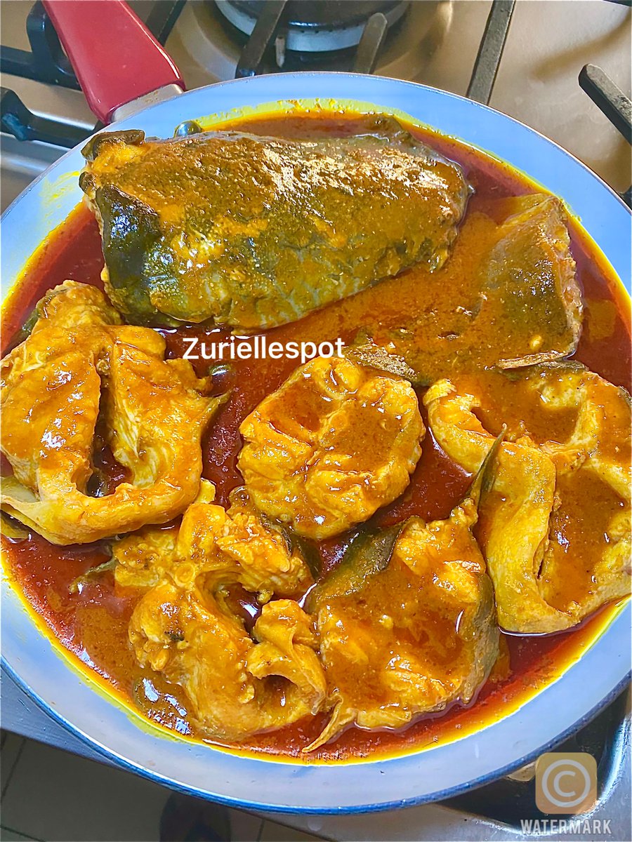ZuriellesPot's tweet photo. Fresh catfish stew cooked with Palmoil and a pepper mix tΓ³ tΓ ferefe ππΎ
Are you team
- Hot White Rice π
- Hot Amala and Ewedu
- Hot Agege Bread π
#AbujaTwitterCommunity
#zuriellespot
#Foodserviceprovider
#freshmademealsplug
#cookingnigerianfoodswithoutmsg https://t.co/ExI09oarKU