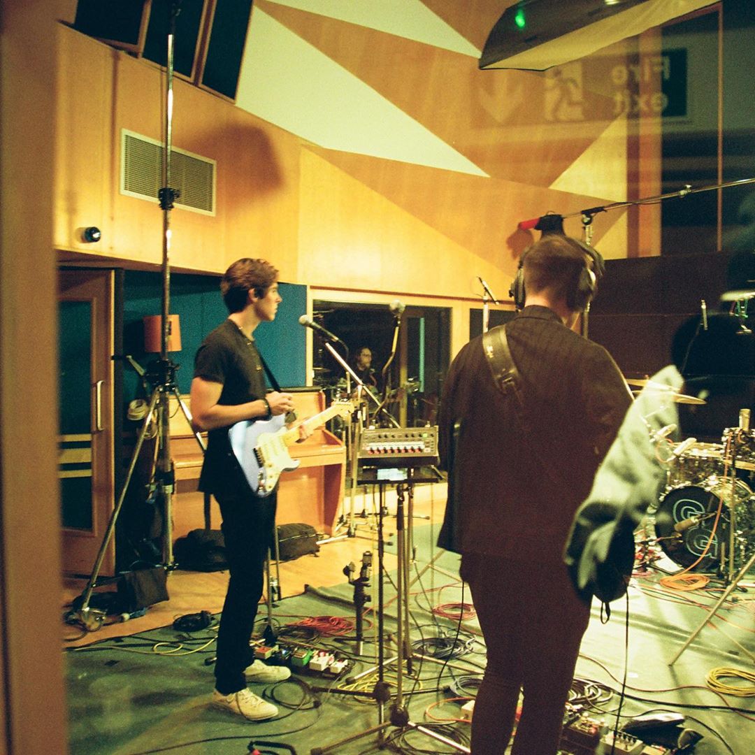 AbbeyRoad's tweet photo. .@GunnarGehl has today released a live rendition of his latest single ‘Can’t Say No’. Recorded in Studio Three, engineered by @practicalnigel and assisted by @mr_parker.
Listen on our #StudioThree playlist: https://t.co/YUs2qC7JGP https://t.co/uXptBNOon1