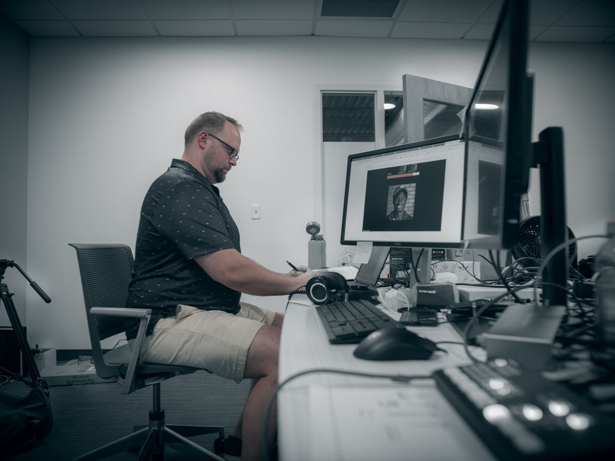 wearecavallo's tweet photo. Prep for Virtual PANELS is currently underway! Here's a behind-the-scenes look at our studio! #VirtualPANELS2020 #distribution #tech #software https://t.co/QODaFhuxe6