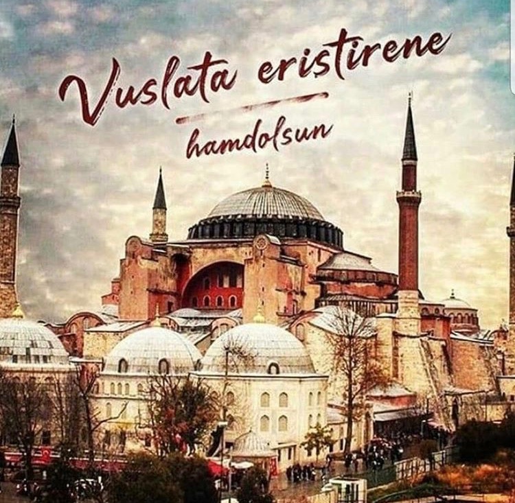 baharunalll's tweet photo. Seccade üzerinde sabahlayan bir nesil ... #AyasofyaCamii böyle daha güzelsin...🌿

#AyasofyadaİlkCuma 
#Ayasofya https://t.co/e8Sj1Ehc7r