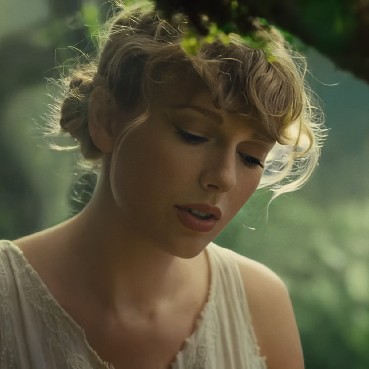 cruelswiftie13's tweet photo. you drew stars around my scars https://t.co/NYEM8Lybqt
