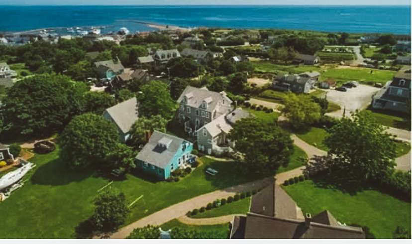 BlockIslandVaca's tweet photo. It’s going to be 80°F and sunny tomorrow! Plan your trip to BI now! This gorgeous bright blue cottage is still available for tonight and tomorrow! https://t.co/A6atHIZayH