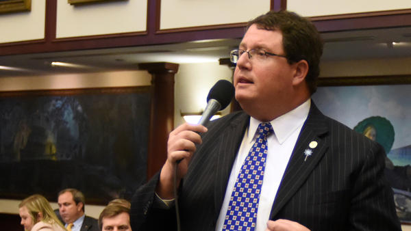 HealthNewsFL's tweet photo. Brevard County state Rep. @VoteRandyFine says he has the #coronavirus. His wife and kids tested positive, too. His discusses the diagnosis that caught the family by surprise, the importance of wearing a #facemask and the pitfalls of rapid testing. #covid19 #RepRandyFine https://t.co/LoUoC8OdZg