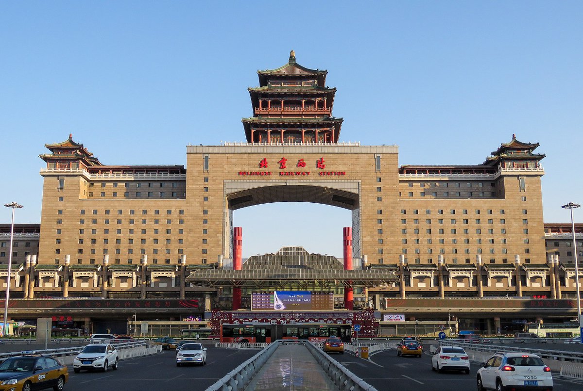 zhiweiloumian's tweet photo. fuck it, pics of railway stations in China https://t.co/QngvU0S2Bq