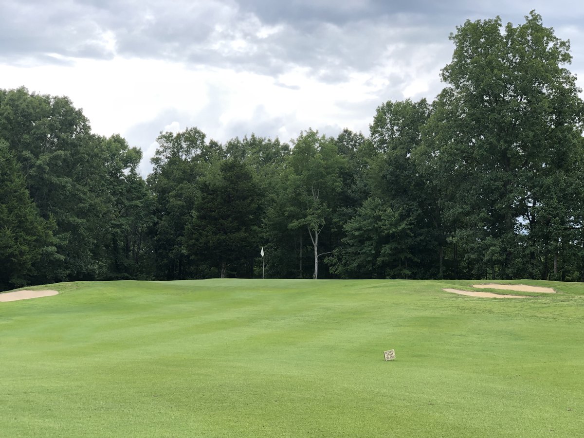 RiverWatch_Golf's tweet photo. Hole #7  Par 4  413 yds
One of the toughest greens to hit on the course.  Place your tee shot down the left side to have the best angle into the green. https://t.co/o0dChQcZZ7