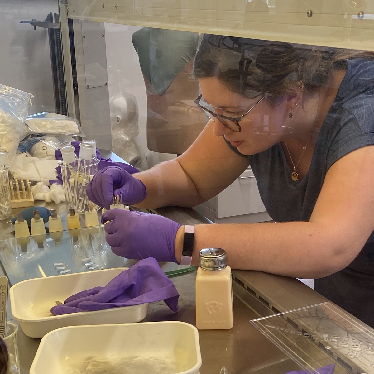 RachelAlmaHowie's tweet photo. First time since uni I’ve undertaken Oddy testing - exciting stuff!! #conservation #oddytest @I_W_M https://t.co/Zv3X31joxC