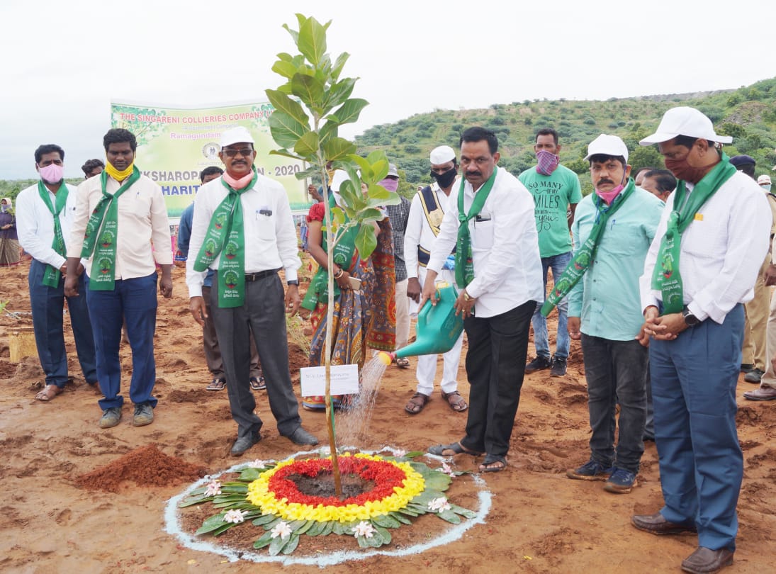 jcpeddapalli's tweet photo. In Haritha Haram Program at RG-3 Area Ramagiri Mandal of Peddapally district on 23.07.2020 
@Collector_PDPL 
@TelanganaCMO 
@KTRoffice 
@MinisterKTR 
@HarithaHaram 
@trsharish 
@Koppulaeshwar1 https://t.co/tdy7ENGzF2