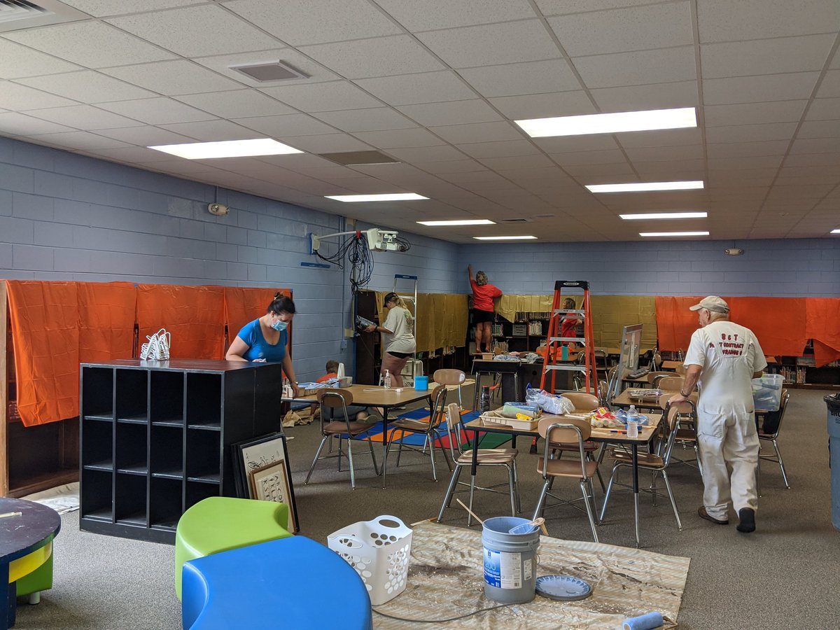 CamScotsLibrary's tweet photo. Cameron Elementary is looking more colorful today! Thank you Christ Community Church volunteers! The K &amp; 1st grade bathrooms, the gym bathrooms, and the library have a fresh new look. What a surprise you will have when you come back to Cameron. https://t.co/JSzPZmyaPJ