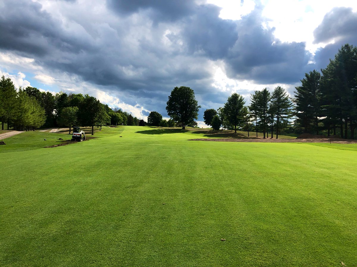 LuckyDemers's tweet photo. Day 2. #RideauView #12thhole #IanAndrew #watchthis https://t.co/FTNKmhbtGN