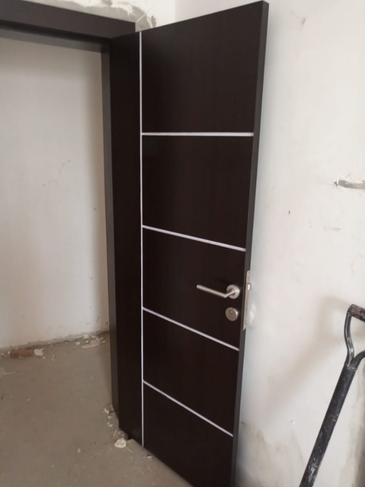 MadePerfect3's tweet image. 43mm solid core hdf doors with chrome line design &amp;amp; full aluminium coating at very affordable prices.
#TableForTwo #BBNaijia #HouseOfTacha2020 #ThirdMailandBridge