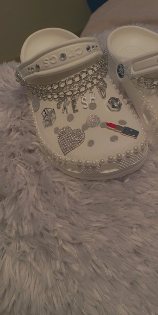 keshD__'s tweet photo. Decided to dazzle my #crocs #whitecrocs https://t.co/ZrtOEkQpyK