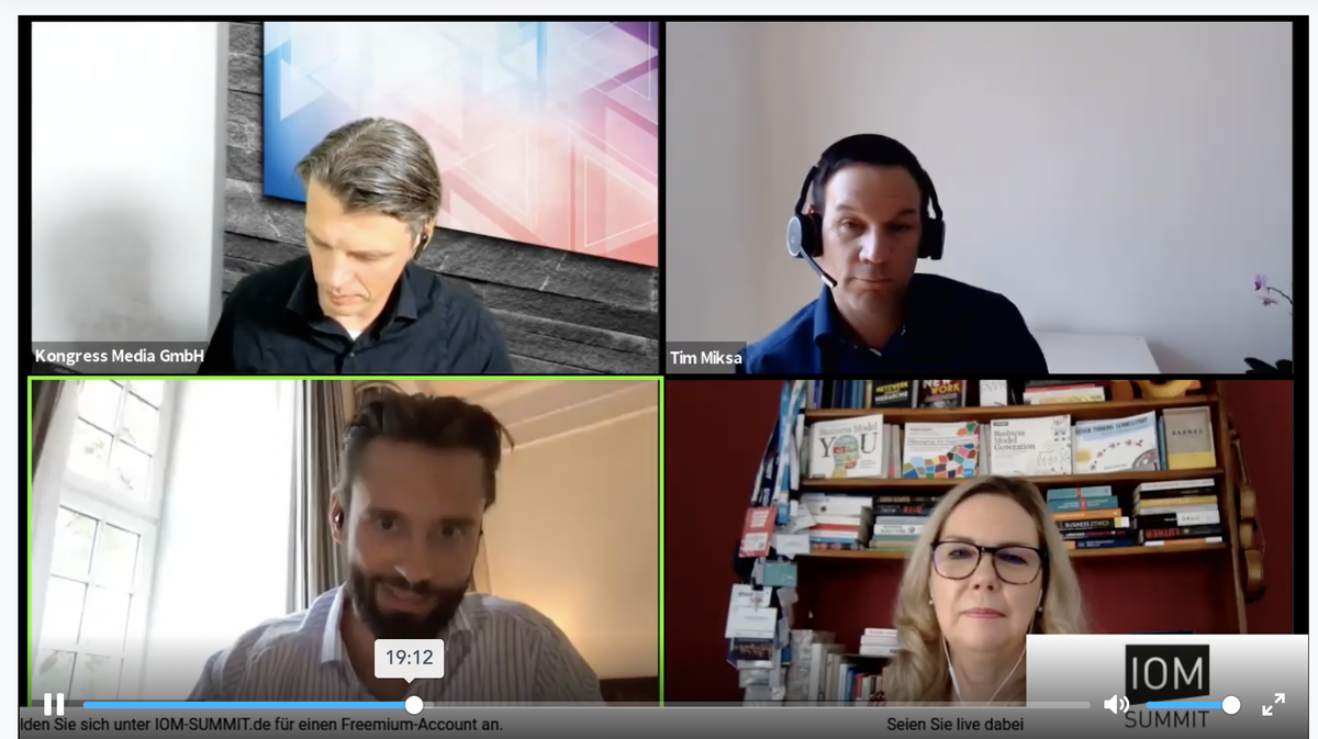 ewingo13's tweet photo. Frage: Wie sieht es gerade bei uns aus, was ist das Ziel
🔹Tägliche Arbeit auf digitalerem Wege zu tun
#ExecutionEnvironment
🔹Um tiefgreifende Veränderung
#Transformation
🔹Radikal umstellen & umbauen #Innovation
Dementsprechend ist Leadership anzupassen
@DigitalVenturer #ioms20 https://t.co/ZYA2oWlGr0
