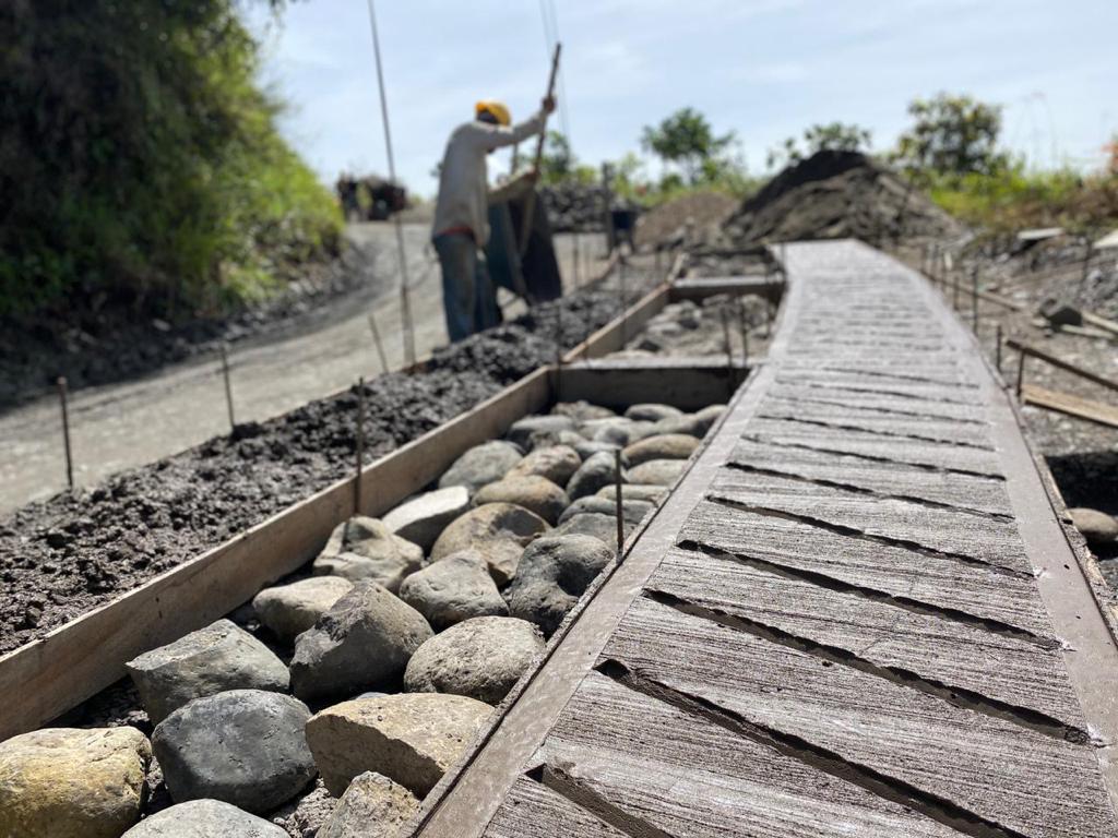 2020Topaipi's tweet photo. โ๐#Cierre #Total de #Vรญa ๐โ๐งฑ
#Topaipรญ - #El_Peรฑรณn, en el trayecto Alto de #chamuscados - #Bunque.
๐ทโโ๏ธDesde ๐6:00 A.M del 27 de julio del 2020 hasta las ๐6:00 P.M del 7 de agosto de 2020. https://t.co/GNvzQmxlCi