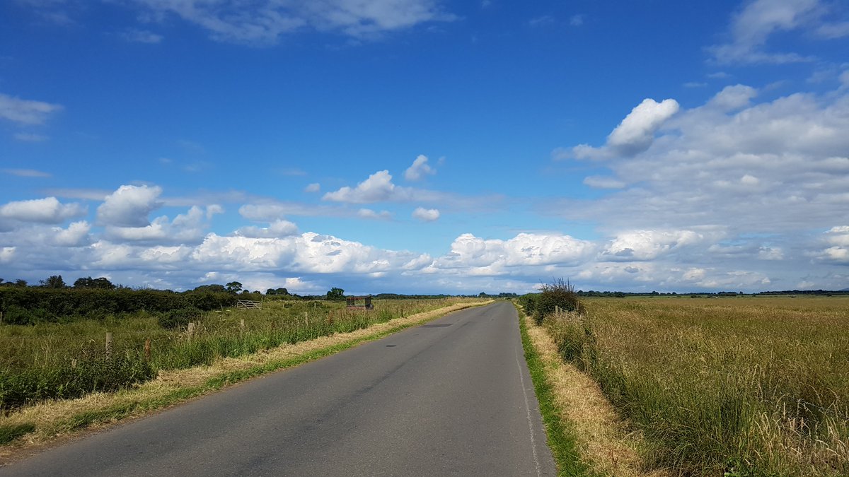 cornish_jack's tweet photo. Wide open skies and churches fortified against raids from the border reivers.
Walking in Cumbria on the path from Land's End to John O'Groats.
Glorious, glorious, glorious.
#LEJOG2017 #LandsEndToJohnOGroats
DAY 61: Silloth to Bowness-on-Solway (17.10m)
https://t.co/vC1LA0Oy9Y https://t.co/mGB9uVJDcr