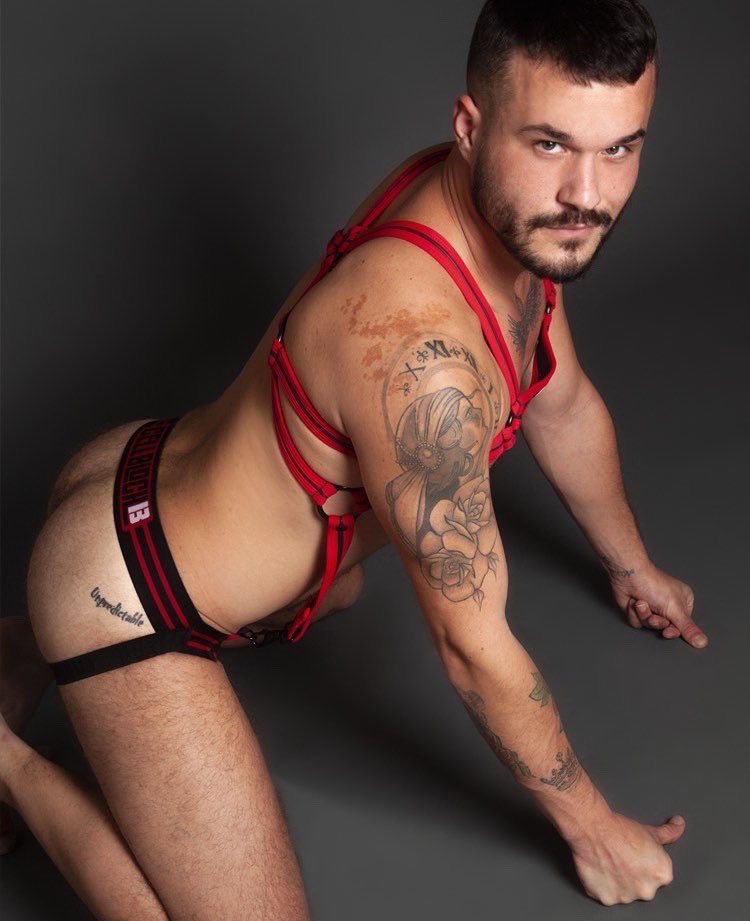 QUE OS PARECE MI NUEVA FOTO ? ?? 
@MENOGRAPHYNET 
??????
#gay #Gaymexico #GayPride2020 #gaysauna #gaybarcelona