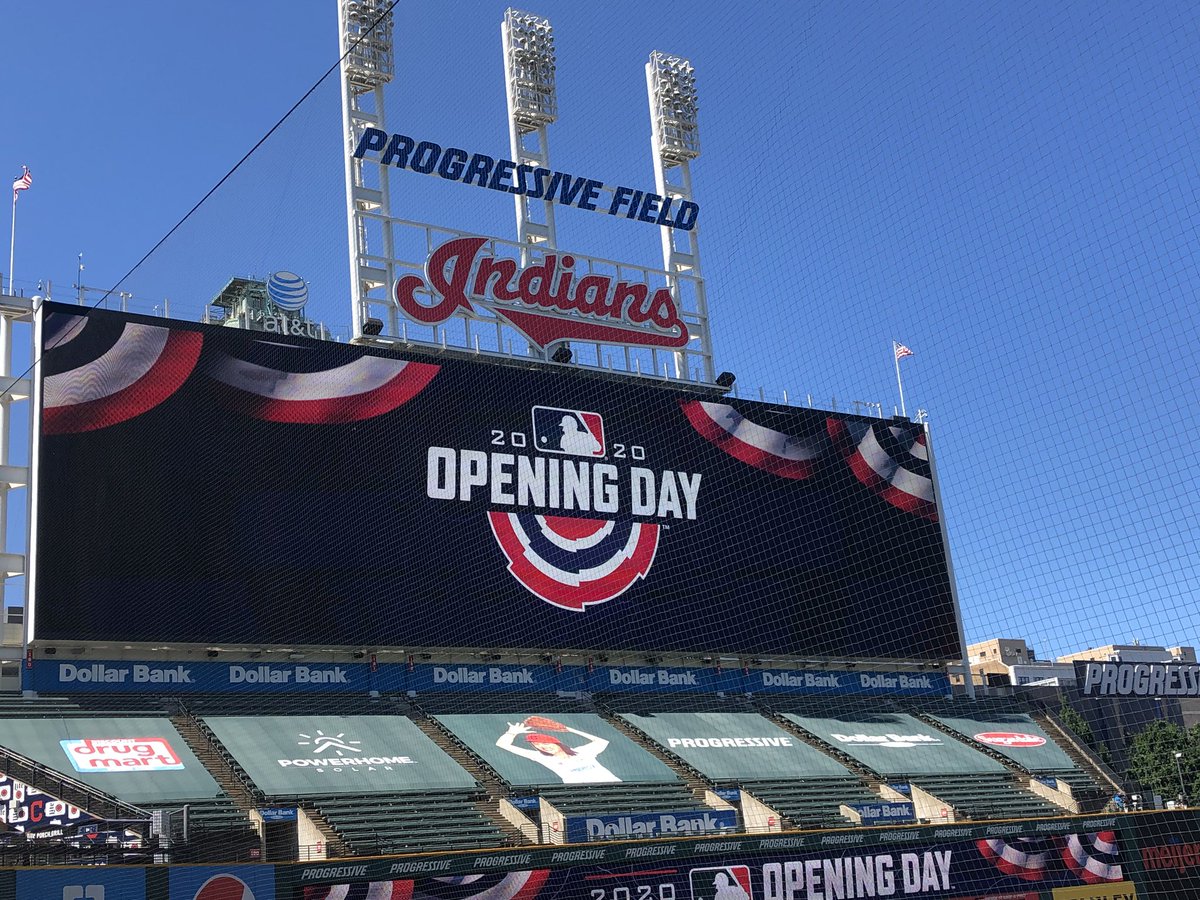 DreKnott's tweet photo. Thank you lord for granting us today. In a year where we all have seen things we’ve never seen before, today is a day that we can say thank you to those that have sacrificed for us. And thank you to those that will take the time to watch the game we love w us. https://t.co/DI78Yb3kde