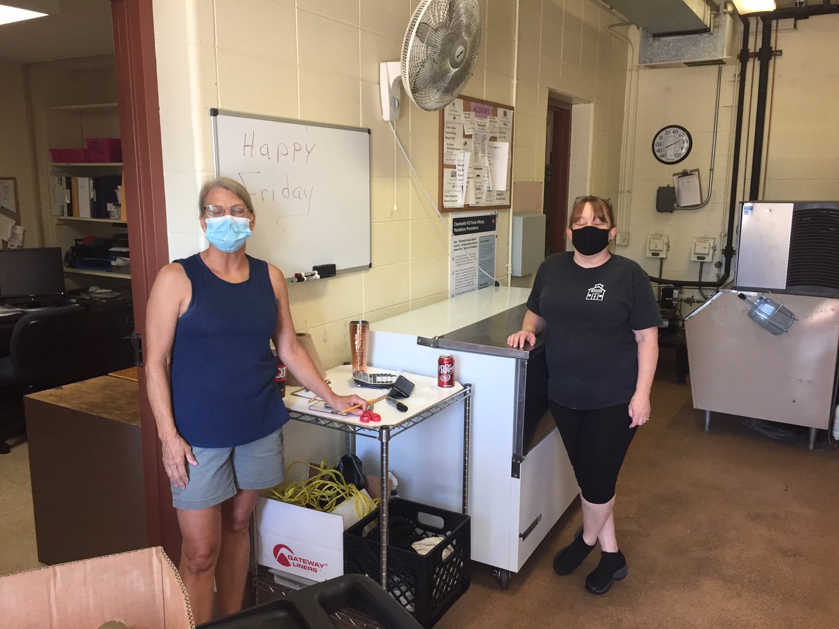 drsefrit's tweet photo. Another S/O & Thank You to our food service and maintenance workers for their continued service! #FeedingOurStudents #SCSDrocks https://t.co/YYO7LjGWre